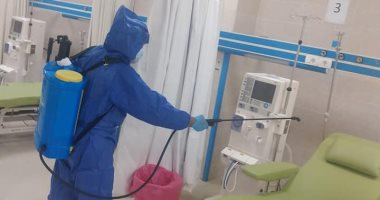 صور.. تطهير وتعقيم مستشفى إسنا بعد نهاية عمل الطاقم الطبى داخلها