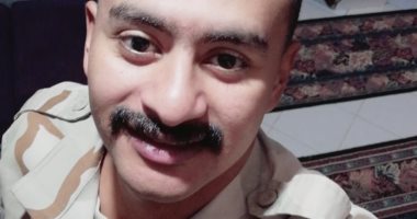 كلنا جيش مصر.. "هشام" يشارك بصورته بالزى العسكرى أثناء أداء الخدمة العسكرية