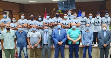 محافظ البحيرة يلتقى لاعبى والجهاز الفنى والإدارى لفريق مركز شباب كفر قشاش