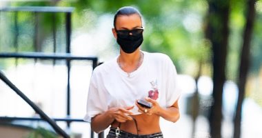 ايرينا شايك تخطف الأنظار بإطلالة كاجول وقلب مطبوع..اعرف الحكاية