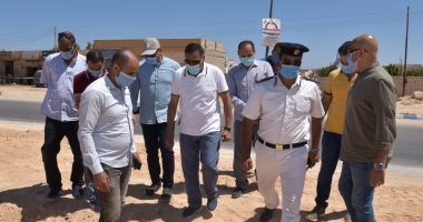 محافظ مطروح يوجه بسرعة مد خط مواسير الصرف دون إعاقة لحركة المواصلات
