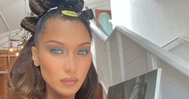 بيلا حديد تبيع أعمالها اليدوية بمزاد لصالح منظمات دعم السود.. صور