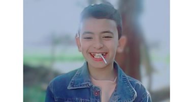 حكاية صورة.. "محمود" يحكى قصة صورته بعد خلع نصف أسنانه فى عمر الـ9 سنوات