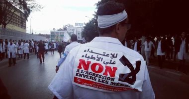 مجلس وزراء الجزائر يقر قانون يعاقب المعتدين لفظيا أو جسديا على الأطقم الطبية بالمؤبد