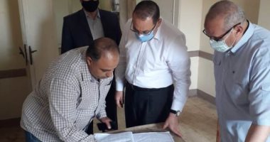 محافظ الشرقية يزور قرية نبتيت ويكلف بصيانه الأعمدة و تطهير الترعة (صور)