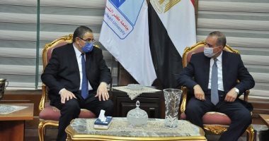 محافظ كفرالشيخ: جميع المعاملات داخل المحافظة تتم "أون لاين"