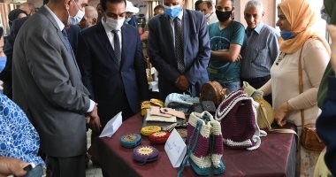 نائب محافظ قنا: المحافظة تولى اهتماما كبيرا للارتقاء بالصناعات اليدوية.. صور