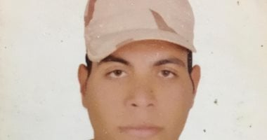 كلنا جيش مصر.. "عمر " يشارك بصورته بالزى العسكرى أثناء أداء الخدمة العسكرية