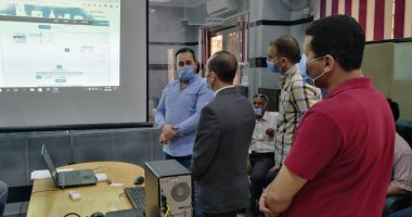 نائب محافظ سوهاج يتابع خطة تدريب العاملين بالمراكز التكنولوجية لخدمة المواطنين