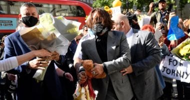جمهور الممثل العالمى جونى ديب يحتشدون لدعمه فى قضيته ضد الفنانة أمبير هيرد