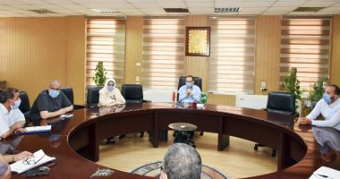 محافظ الشرقية يجتمع بمسؤولى الشركة المنفذة لأعمال "الممشى السياحى"