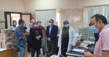 نائب محافظ الإسماعيلية يتفقد مستشفى القصاصين المركزى ومحطات الصرف الصحى.. صور