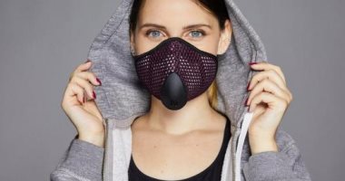 الكمامة الذكية.. تتصل بالموبايل ومقاومة للفيروس وقابلة للغسل