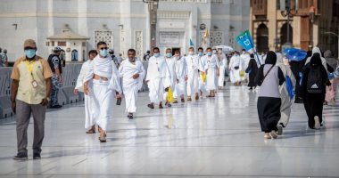 حجاج بيت الله الحرام يقضون يوم التروية فى منى وسط إجراءات احترازية