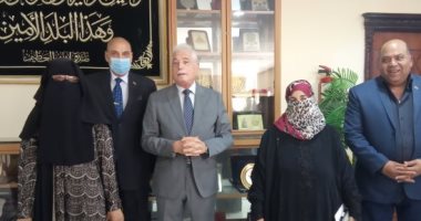 محافظ جنوب سيناء يهنئ عمال السركى بعيد الأضحى المبارك