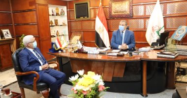 وزير القوى العاملة يبحث وضع استراتيجية قومية لرعاية العمالة غير المنتظمة 