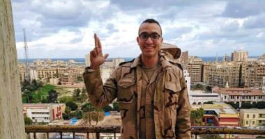 كلنا جيش مصر.. "عبدالله" من محافظة المنوفية يشارك صورته بالزى العسكرى
