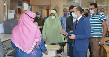 نائب محافظ سوهاج يتابع إجراءات تلقى طلبات التصالح فى مخالفات البناء بجهينه