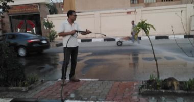 صور.. حملة نظافة بشوارع حى جنوب الأقصر ورفع القمامة لخدمة المواطنين بالعيد