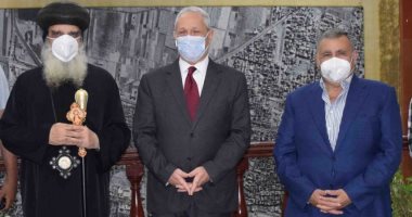 صور.. محافظ الأقصر يستقبل وفد من الكنيسة للتهنئة بعيد الأضحى المبارك