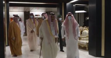شاهد لحظة مغادرة خادم الحرمين الشريفين المستشفى