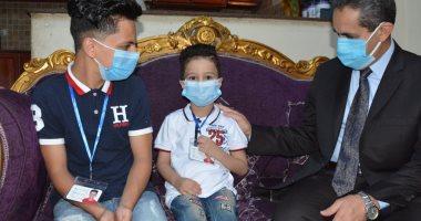 500 جنيه "عيدية" محافظ الغربية للأطفال الأيتام