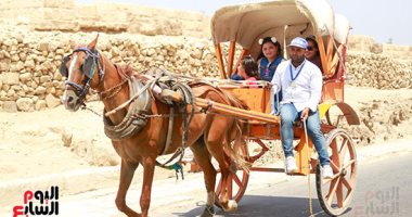  إقبال الزوار على منطقة الأهرامات فى أول أيام عيد الأضحى