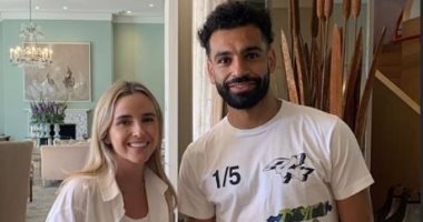 شاهد.. محمد صلاح مع عارضة الأزياء البريطانية هنا راسخ فى قلعة وندسور  