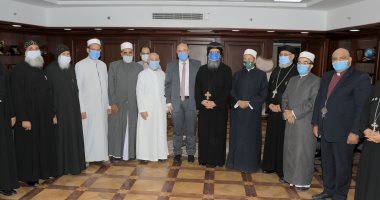 قيادات الكنسية و الأوقاف والأزهر ونواب يهنئون محافظ بنى سويف بالعيد