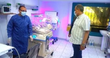 وكيل صحة البحر الأحمر يقدم التهنئة بالعيد للمرضى بمستشفى الغردقة.. صور