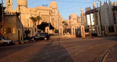 خلو ساحة المرسى أبو العباس من المواطنين فى أول أيام عيد الأضحى.. صور