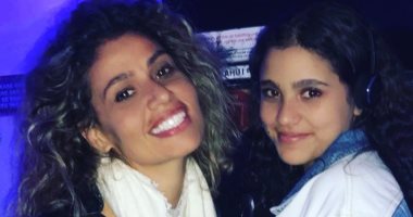‎زينة عاشور تهنئ ابنتها جانا عمرو دياب لقبولها بالجامعة: فخورة بك