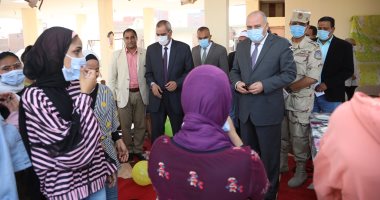 محافظ قنا يشارك الأطفال فرحتهم بعيد الأضحى المبارك فى دور الرعاية ..صور