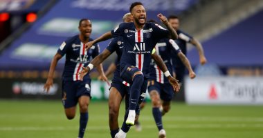بعد تتويجه بكأس الرابطة الفرنسية.. نيمار يعادل عدد ألقابه مع برشلونة