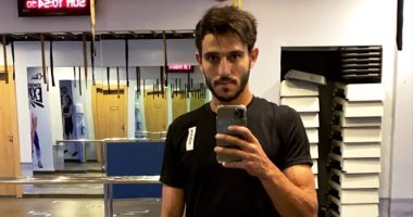 قصة صور.. حمدى فتحى يعانده الحظ فى القلعة الحمراء 