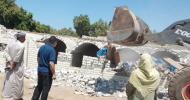إزالة 9 مقابر مخالفة لتعديها على الأراضى الزراعية بأبو زعبل في الخانكة