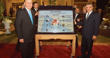 مهاب مميش: إطلاق اسمى على أكبر كراكة فى الشرق الأوسط وسام على صدرى