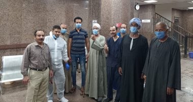 فرحة ثالث أيام العيد.. مستشفى الأقصر العام تشهد خروج 5 حالات شفاء من كورونا