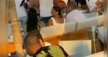 أبيض X أبيض.. أحدث ظهور لعمرو دياب ودينا الشربينى خلال قضاء إجازتهما.. فيديو