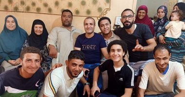 فرحة العمر.. السعادة تسيطر على بيوت أوائل الثانوية العامة