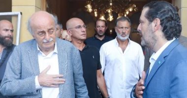 صور.. رئيس حزب التقدمى الاشتراكي يطمأن على الحريرى بعد انفجار بيروت