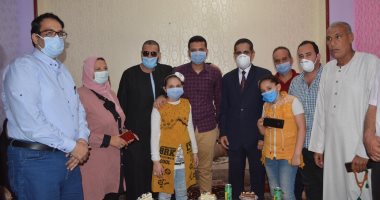 محافظ الغربية يزور أوائل الثانوية العامة من أبناء المحافظة.. صور