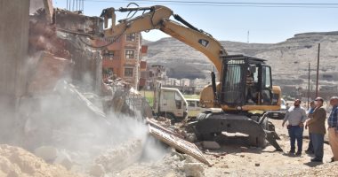 محافظ أسيوط: تنفيذ 4110 حالات إزالة لمخالفات البناء ويناشد بسرعة تقديم طلبات التصالح