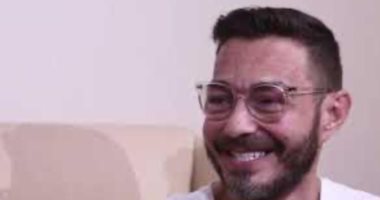 أحمد زاهر للإعلامية "فاطمة مصطفى": "زنزانة 7" مش فيلم مقاولات.. كفاية فتى