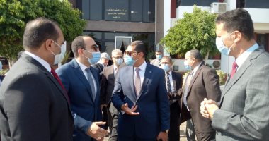 نائب محافظ الإسماعيلية ورئيس الهيئة العامة للاستثمار يتفقدان المنطقة الحرة