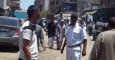 مدينة كوم أمبو تستكمل رفع الإشغالات والتعديات فى شارع بورسعيد.. صور