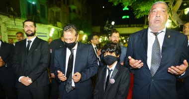 نواب وفنانون يؤدون واجب العزاء فى وفاة نجل النائب محمد المسعود.. صور