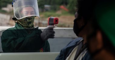الصين تسجل 12 حالة إصابة جديدة بفيروس كورونا