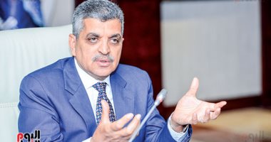 الفريق أسامة ربيع: مليون دولار رسوم عبور أكبر سفينة من قناة السويس
