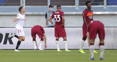 إشبيلية يتفوق على روما 2-0 فى الشوط الأول بالدوري الأوروبي.. فيديو